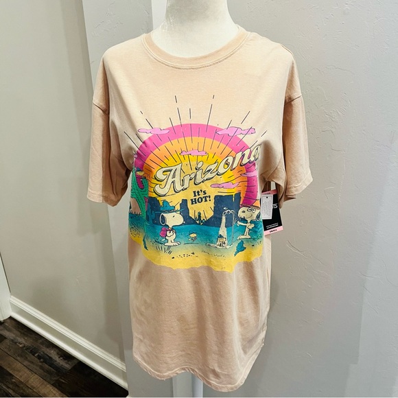 Peanuts Tops - Peanuts Snoopy Women's Arizona Retro Mineral Wash Graphic Short Sleeve Tee Small